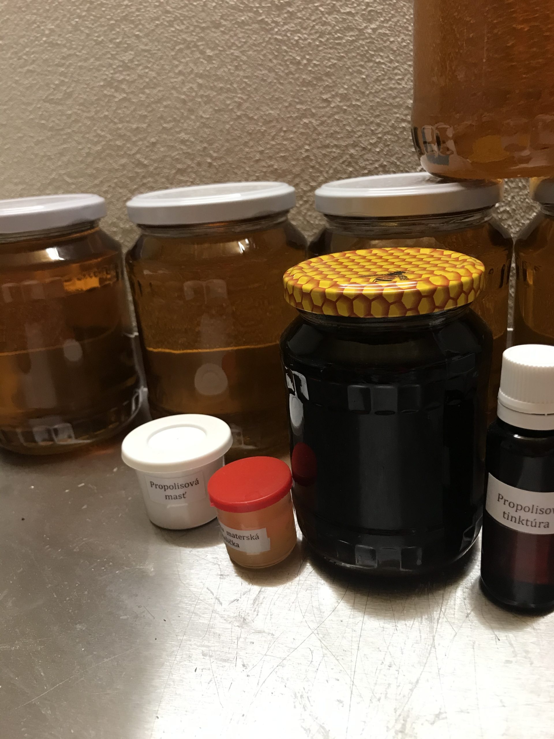 Med a včelie produkty