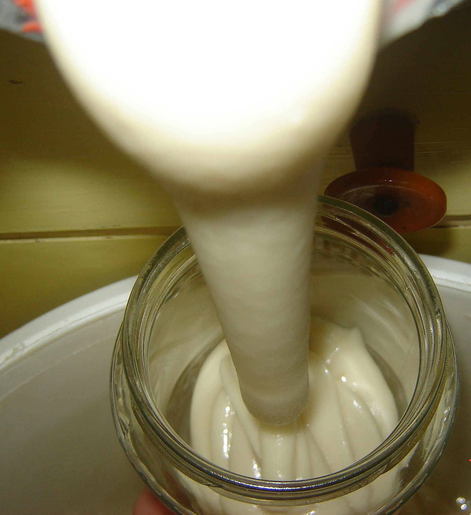 Pastovaný med repkový – priamo od včelára