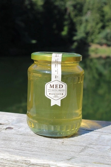 Včelí med priamo od včelára z Hlohovca