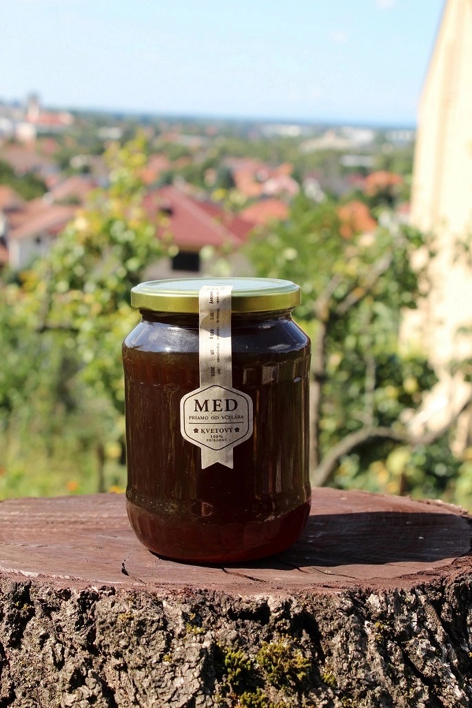 Včelí med priamo od včelára z Hlohovca