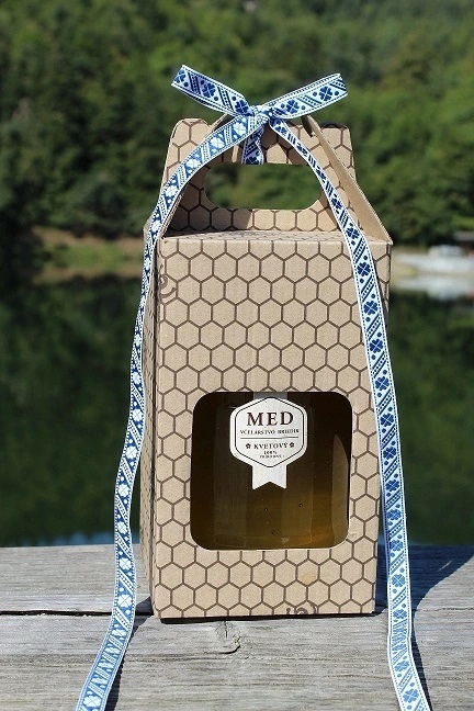 Včelí med priamo od včelára z Hlohovca