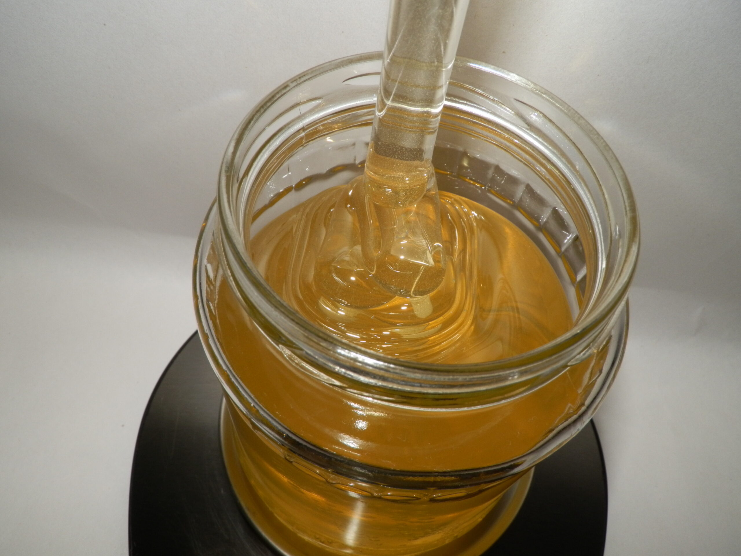 Agátový včelí med priamo od registrovaného včelára